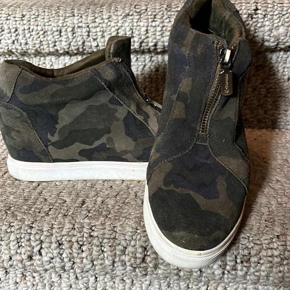 Gently worn camo sneaker booties